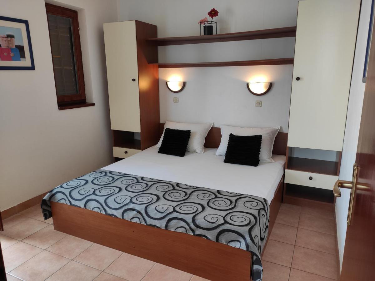 Apartments With A Parking Space Novalja, Pag - 6552 Bagian luar foto
