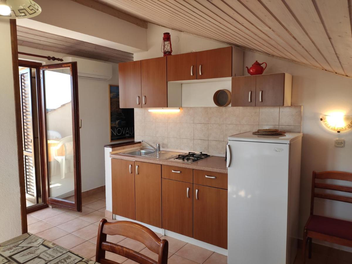 Apartments With A Parking Space Novalja, Pag - 6552 Bagian luar foto